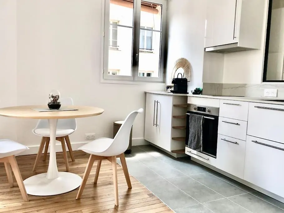 Bienvenue Rue De Navarre-Arenes De Lutece Paris